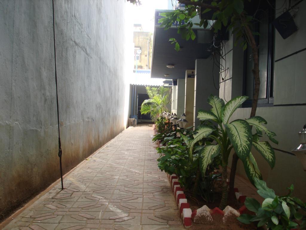 Le Garden Inn Kumbakonam Exterior photo